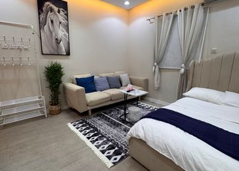 استديو هادئ بدخول ذاتي 