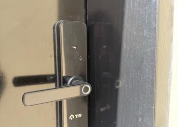 استديو هادئ بسرير ماستر 