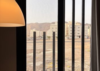 شقه بصاله وغرفة نوم و بلكونه