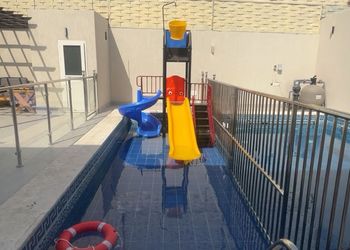 شاليه بمسبح وجلسة خارجية