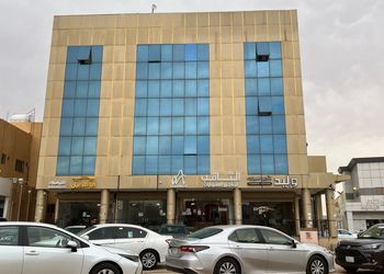 استديو بأثاث مريح وبسيط 