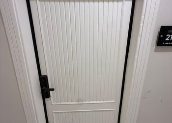 استديو بسرير ماستر وجلسة جانبية