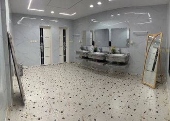 مزرعة بمسطح اخضر وجلسة خارجية 
