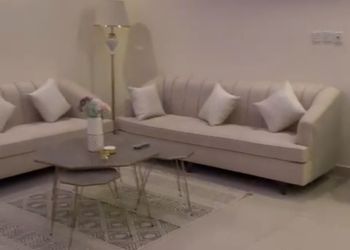 شالية بمسبح خارجي ومسطح اخضر
