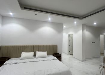 استديو بسرير ماستر  وبأثاث بسيط 