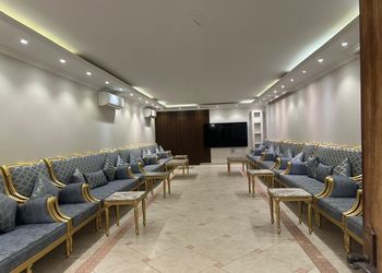شاليه بمسطح اخضر ومسبح