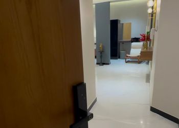 استديو هادئ بدخول ذاتي 