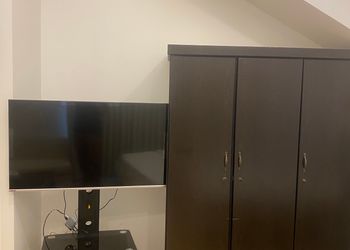 استديو بسرير ماستر وأثاث مريح 