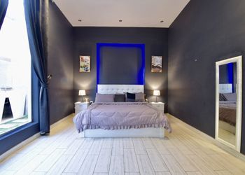 شاليه بركن شواء ,,مسطح اخضر, 