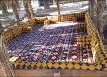مزرعة بمجالس وبيت شعر 