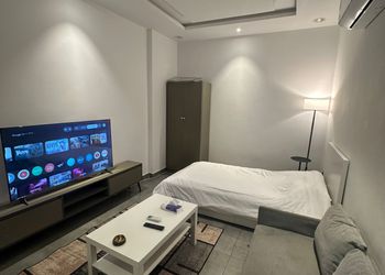 استديو بسرير مفرد ودخول ذاتي 