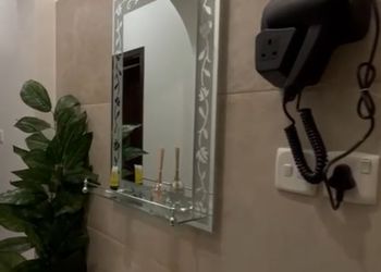 استديو بسرير ماستر وجلسة مريحة 