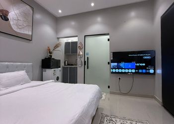 استديو هادئ بسرير ماستر 
