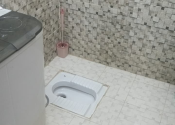 استراحة بألعاب أطفال وجلسة خارجية
