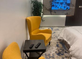 استديو بسريرين مفردة و أثاث مريح