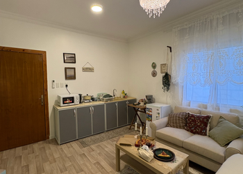 استديو بدخول ذاتي وتصميم هادئ 