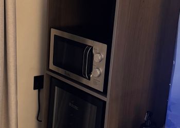 استديو بسرير ماستر وجلسة جانبية
