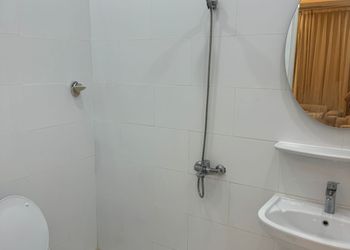 شقة بغرفة جلوس وغرفتين نوم 