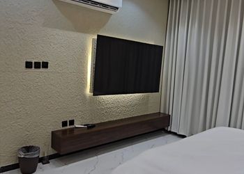 استديو هادئ بسرير ماستر