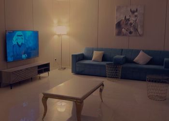 شاليه بمسبح وألعاب أطفال