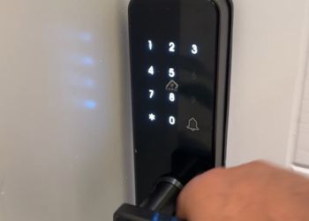 شقة بغرفة معيشة وغرفة نوم 