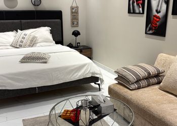 استديو بدخول ذاتي وسرير مريح 