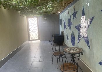 فيلا بغرفة جلوس وغرف نوم 
