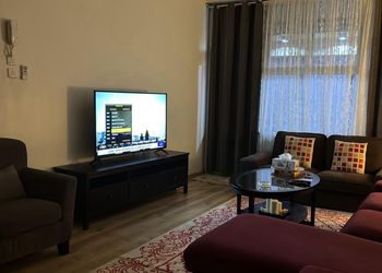 شقة بغرفة نوم وصالة بدخول ذاتي 