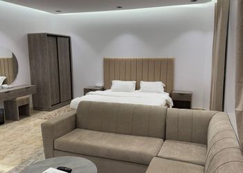 استديو بسرير ماستر وجلسة جانبية 