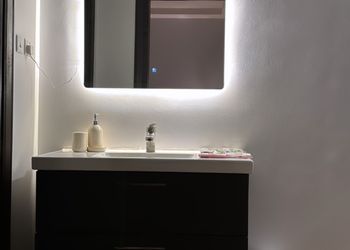 شقة بغرفة نوم وغرفة معيشة 