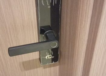 استديو بسرير ماستر وجلسة جانبية 