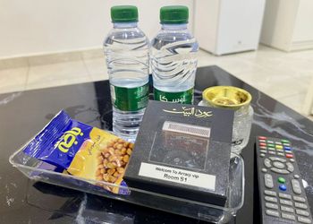 استديو بسرير ماستر و جلسة جانبية 