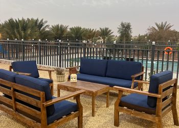 مزرعة بمسبح وموقع مميز