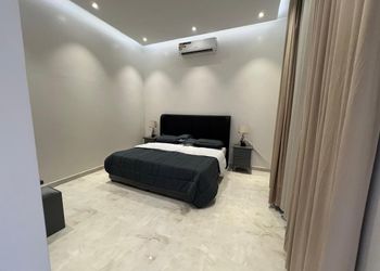 شاليه بألعاب أطفال ومسبح