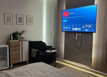 استديو هادئ بسرير ماستر