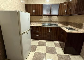 استديو بسرير ماستر وجلسة مريحة 