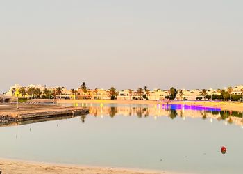 شاليه باطلاله على البحر