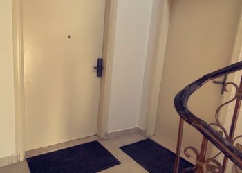 شقة بغرفتين نوم وصالة