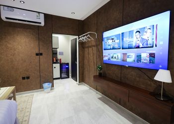 استديو هادئ بسرير ماستر