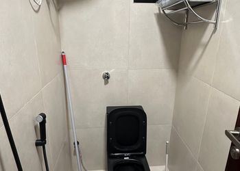 شقة بصالة أنيقة وغرفتين نوم 