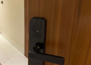 استديو بسرير ماستر وجلسة جانبية 