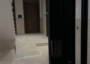 شقة بغرفتين نوم وصالة