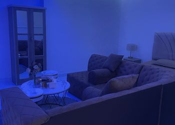 استديو بسرير ماستر وجلسة جانبية