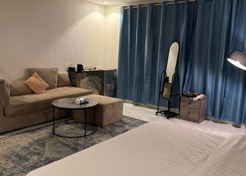 استديو بسرير ماستر