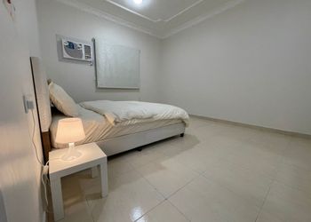 شقة بدخول ذاتي وغرفة نوم 