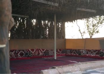 مزرعة ريفيه بأجواء شتوية