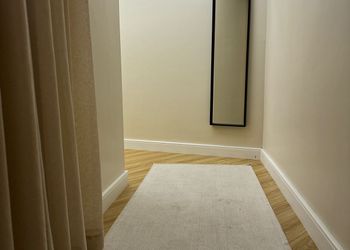 استديو بتصميم عصري ودخول ذاتي