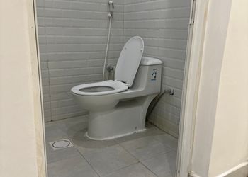 شقة بغرفة معيشة وغرفة نوم 
