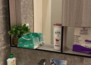شاليه بمسطح اخضر ومسبح 