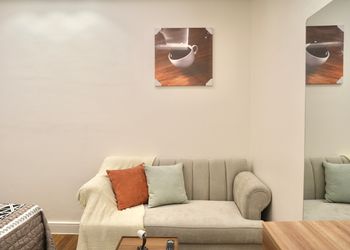 استديو هادئ بدخول ذاتي 